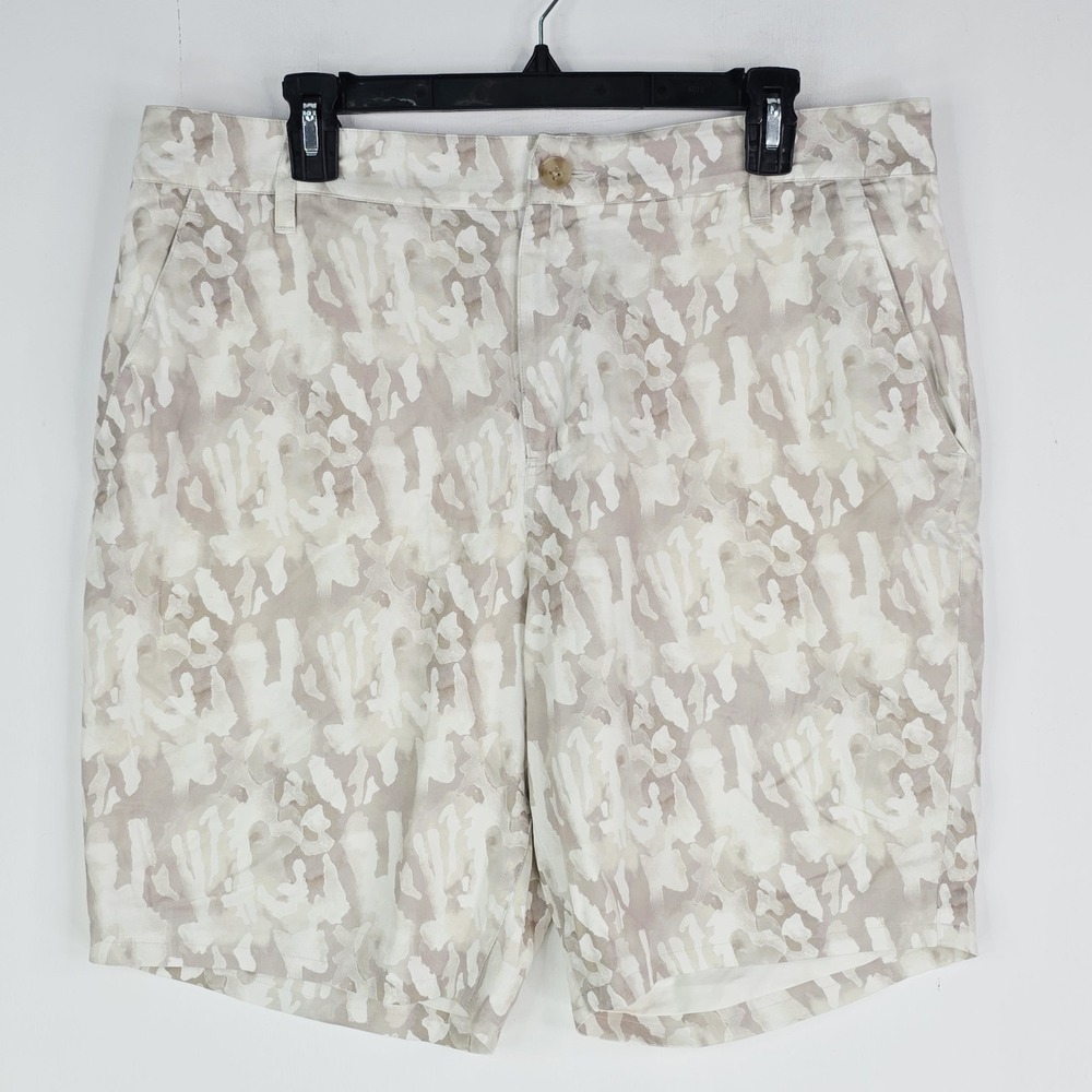 Paige Thompson Men's 34 Shorts Morning Frost Camo 100% Rayon 9" Inseam